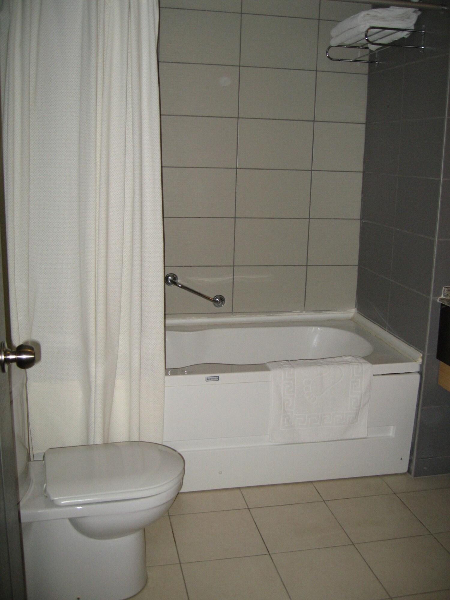 Otel Mom 4*