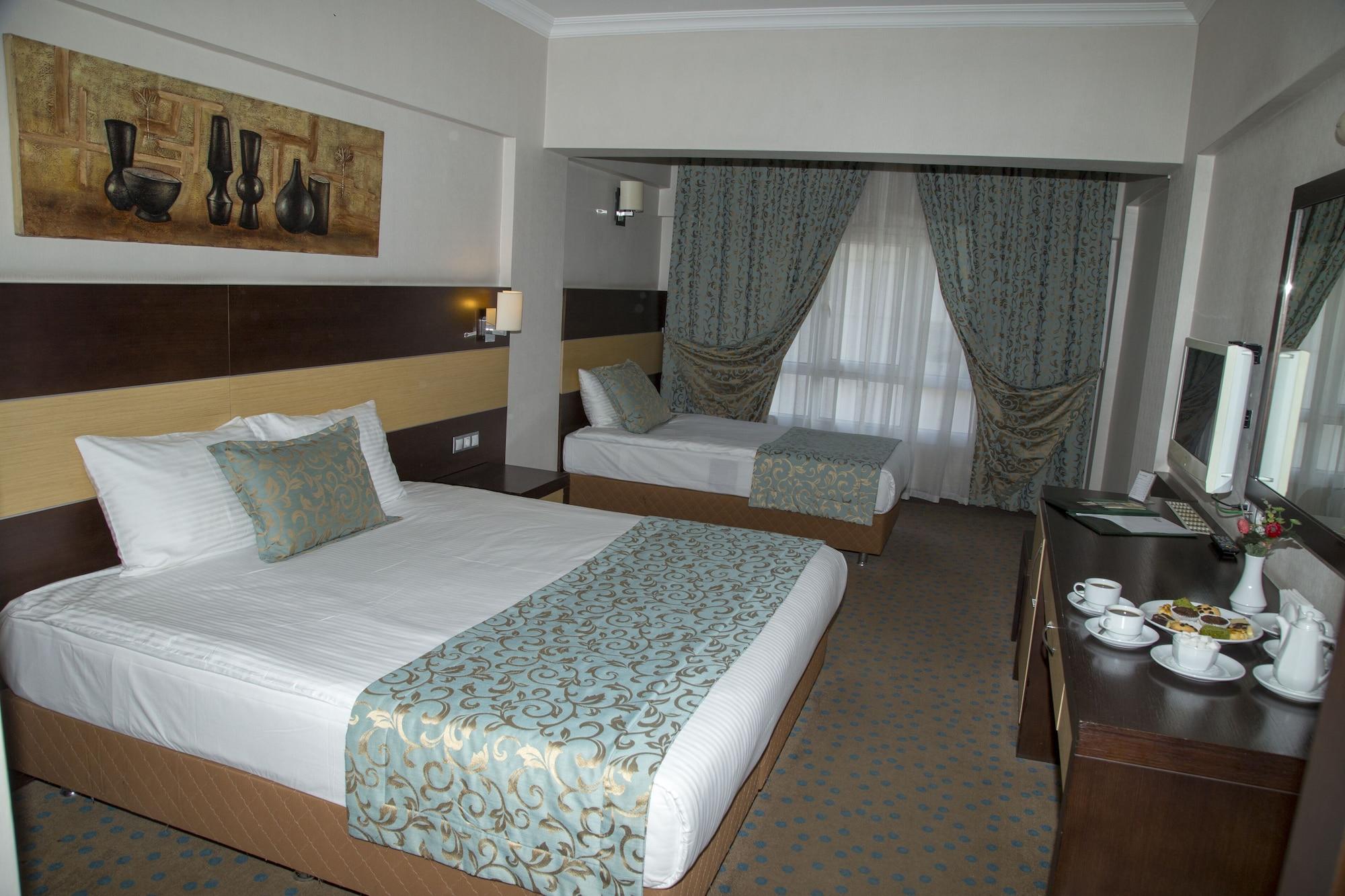 Mom Otel 4*