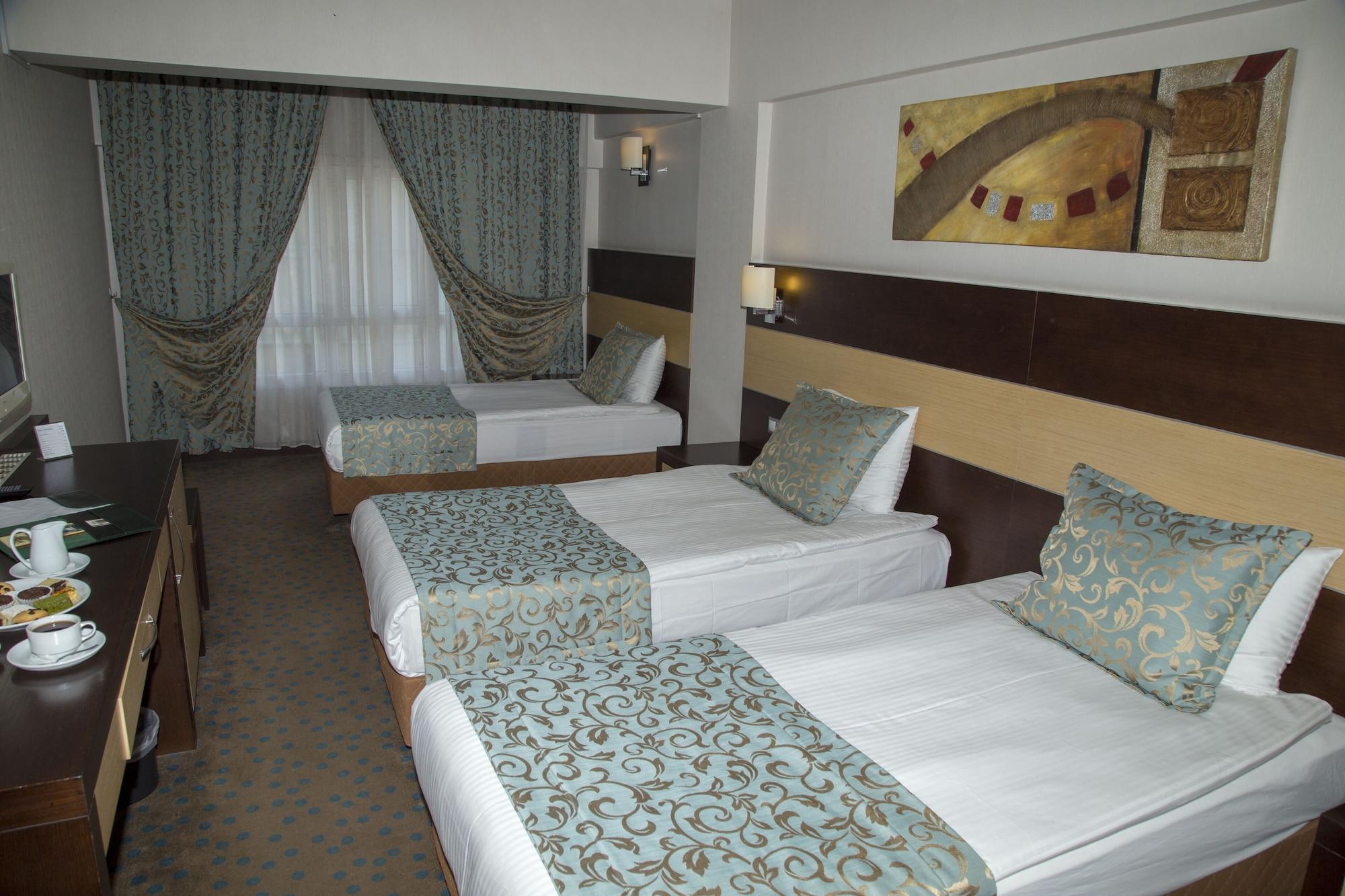Otel Mom İzmir